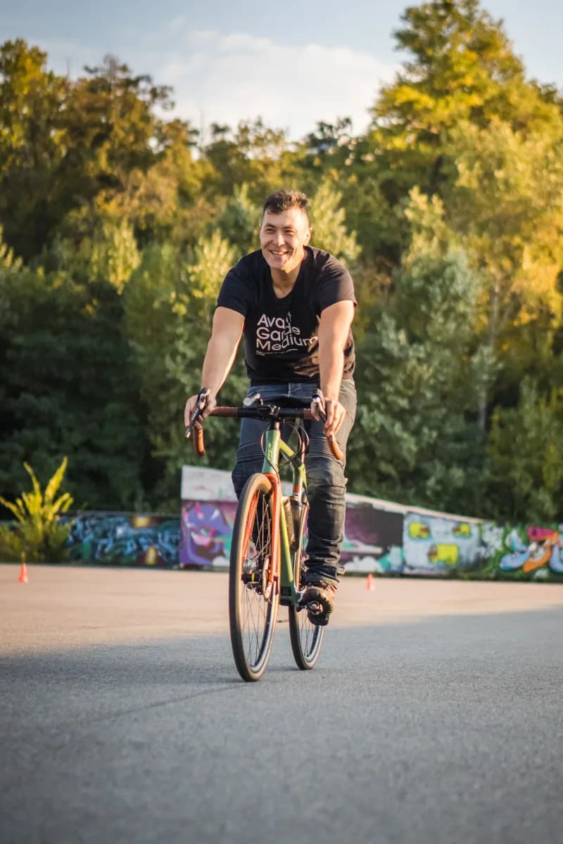 Common Lane-Splitting Mistakes New Riders Make (And How to Fix Them)