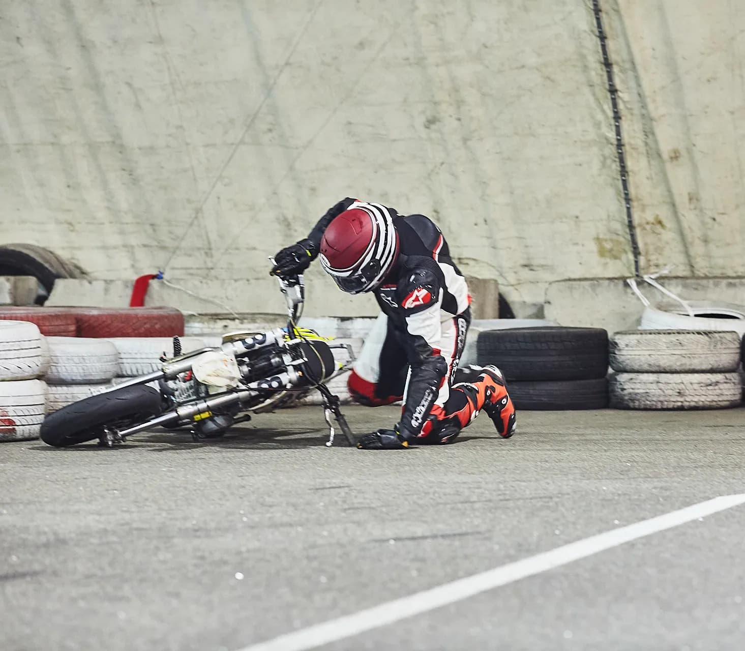 8 помилок гальмування на мотоциклі, що приводять до аварій. Їх робить більшість мотоциклістів.